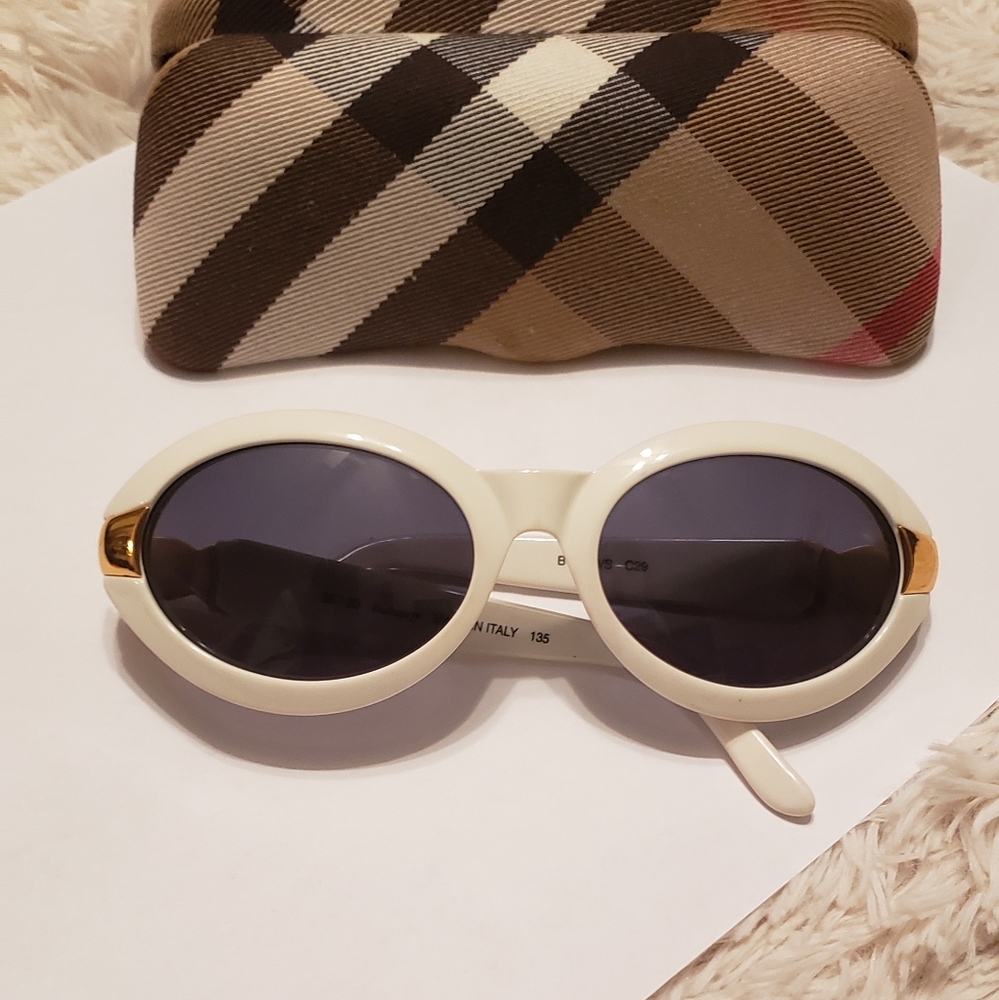 BURBERRY GLASSES❤️❤️❤️SOLD